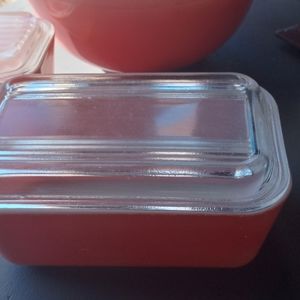 Vintage Pink Pyrex 502 Fridgie with lid.
